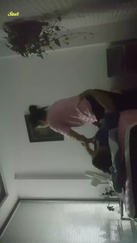 外卖哥探足浴上下其手按摩床边后入阿姨