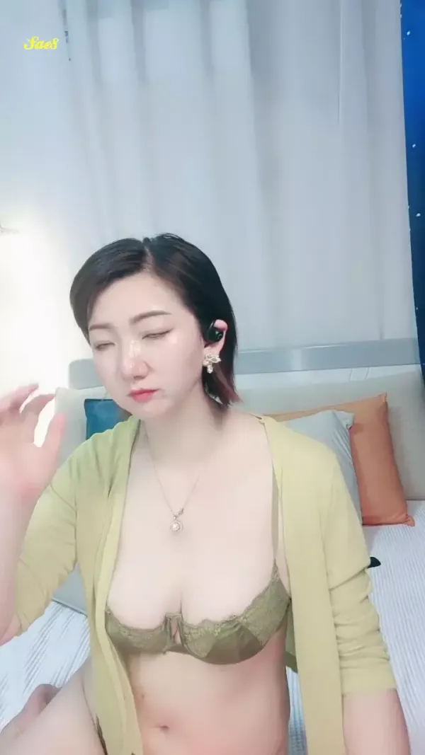 反差眼镜骚人妻D杯大奶茉莉花妖诱惑直播2